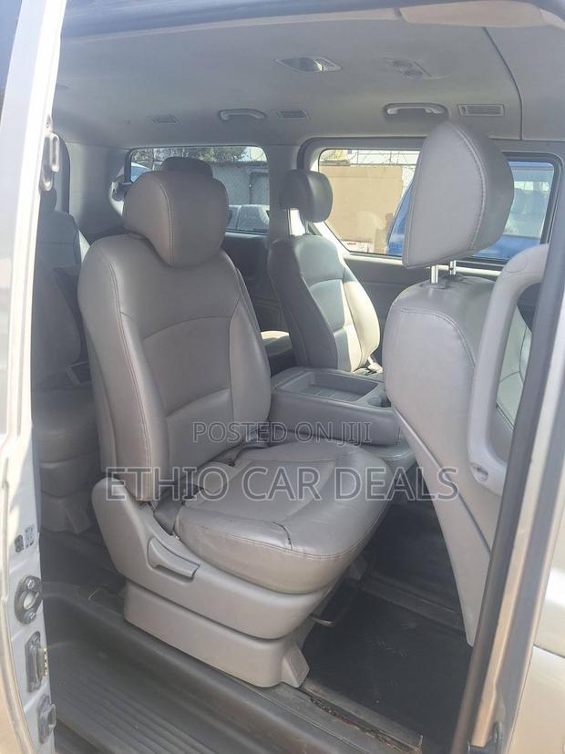 Hyundai Starex 2015 Silver