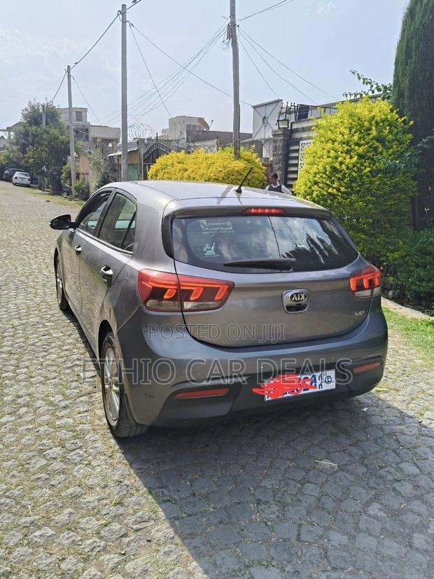 Kia Rio EX Hatchback 2018 Gray