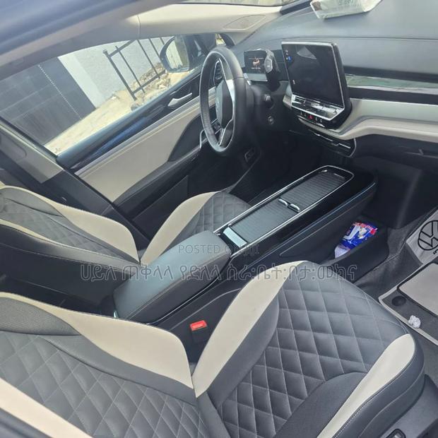 Volkswagen ID.6 2025 Gray