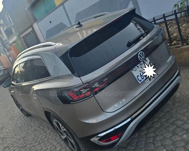 Volkswagen ID.6 2025 Gray