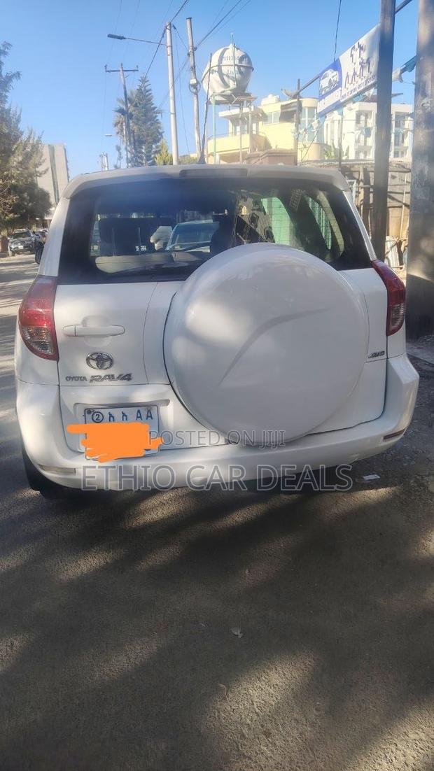 Toyota RAV4 2006 White