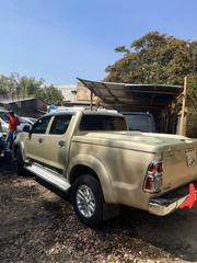 Toyota Hilux 2015 Gold for sale