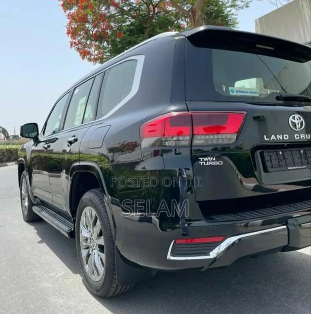 New Toyota Land Cruiser LC300 2025 Black