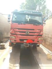 Sinotruk Howo 2011 Red for sale