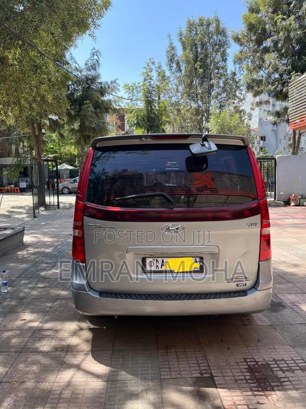 Hyundai H200 2015 Silver