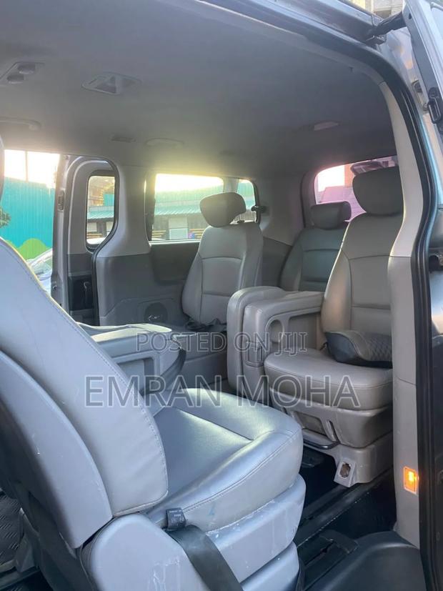 Hyundai H200 2015 Silver