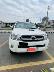 Toyota Hilux 2011 White for sale