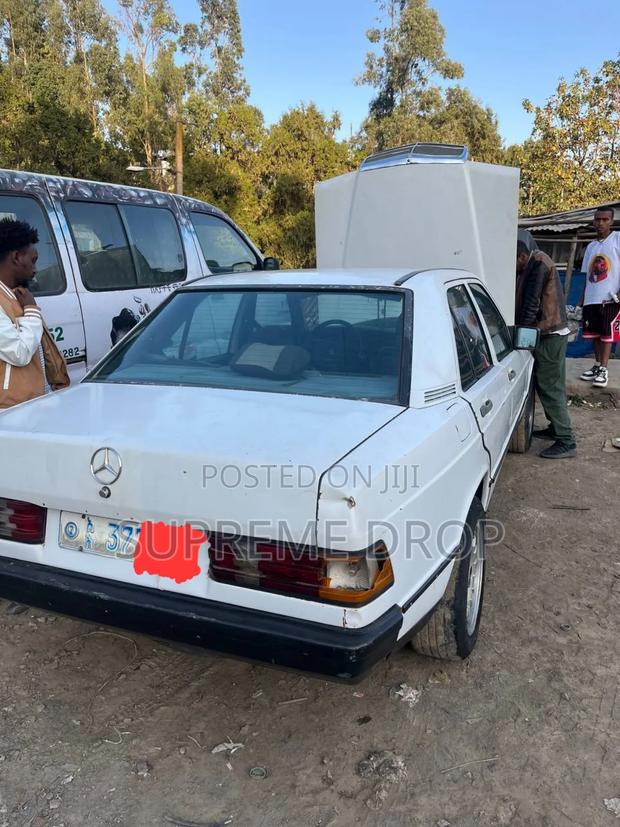 Mercedes-Benz W123 1985 White