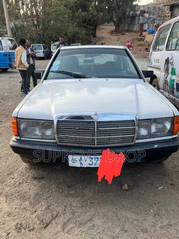 Mercedes-Benz W123 1985 White