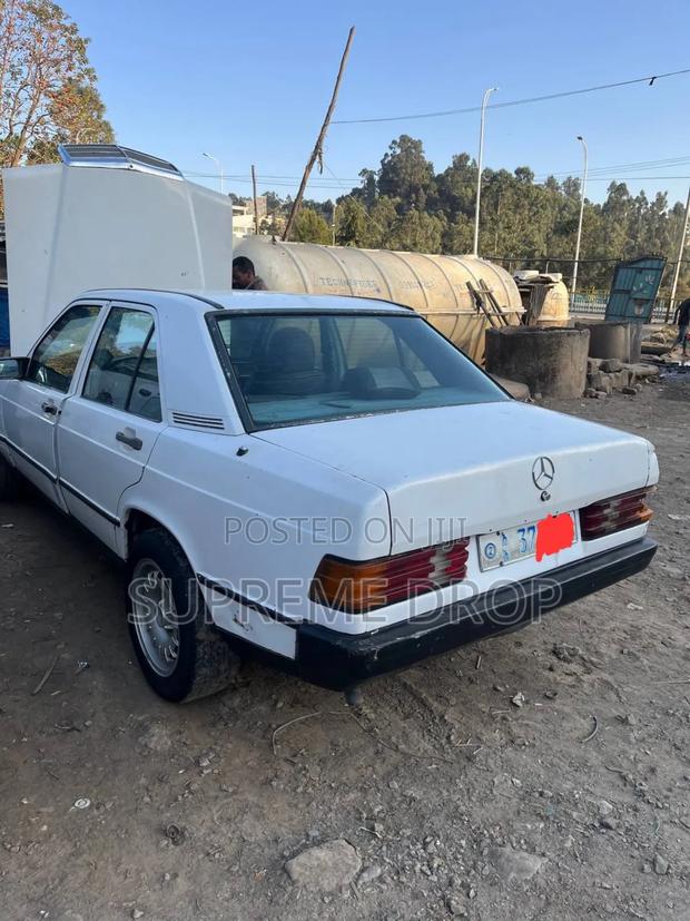 Mercedes-Benz W123 1985 White