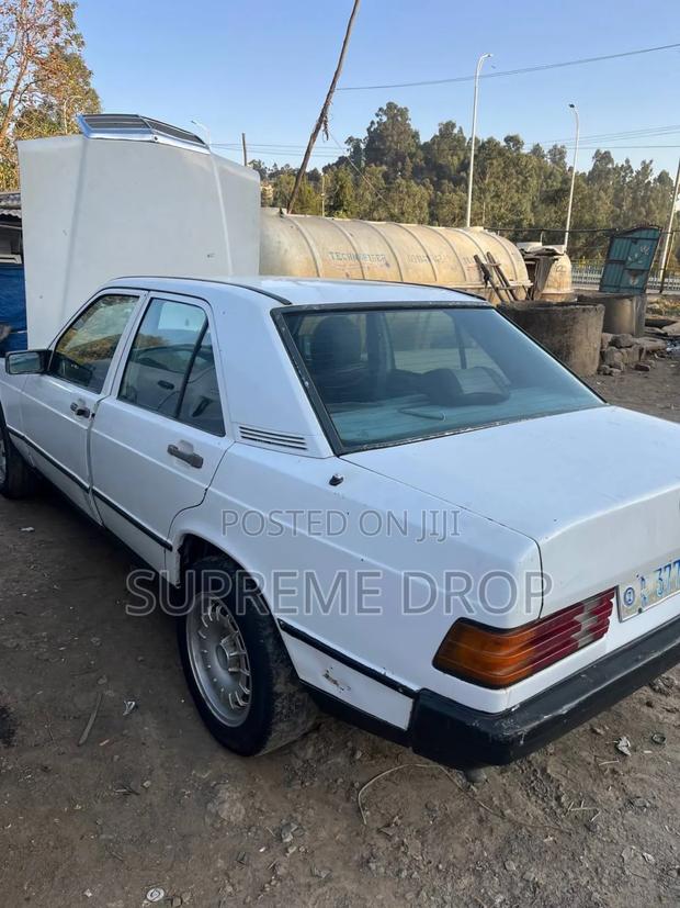 Mercedes-Benz W123 1985 White