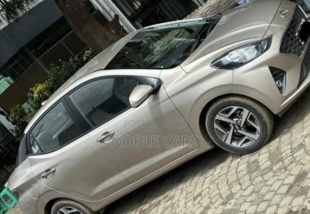 Hyundai I10 2023 Gold
