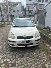 Toyota Vitz 2004 White for sale