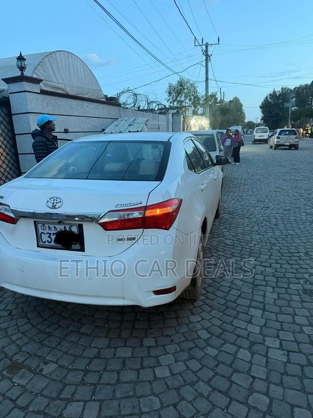 Toyota Corolla 2014 White