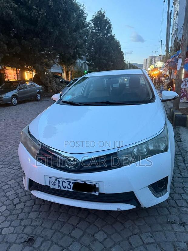 Toyota Corolla 2014 White
