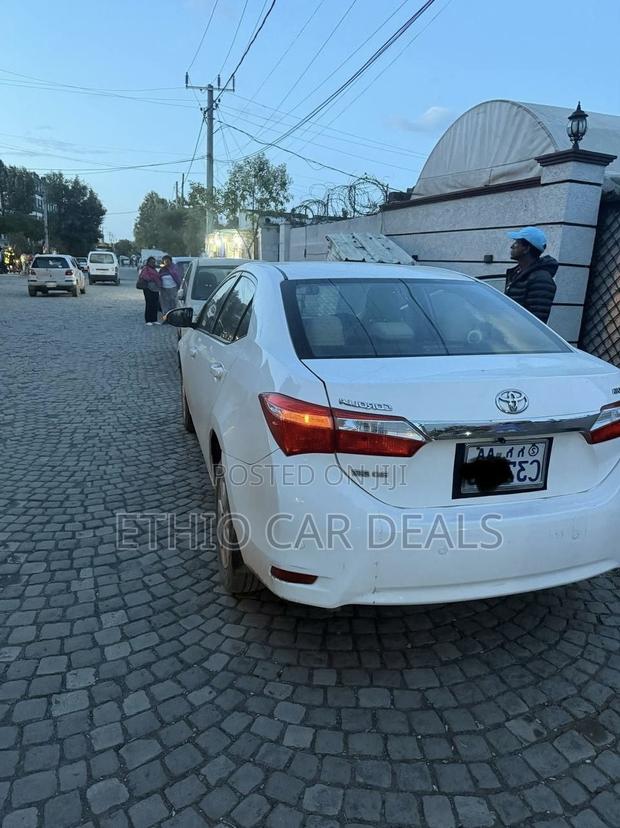 Toyota Corolla 2014 White