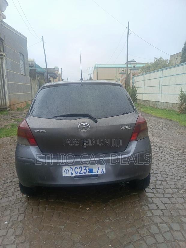 Toyota Yaris 2010 Black