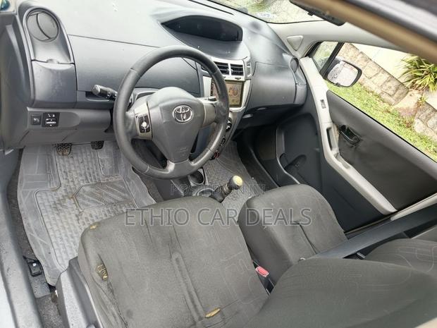 Toyota Yaris 2010 Black