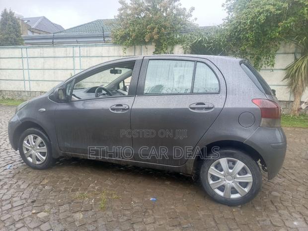Toyota Yaris 2010 Black