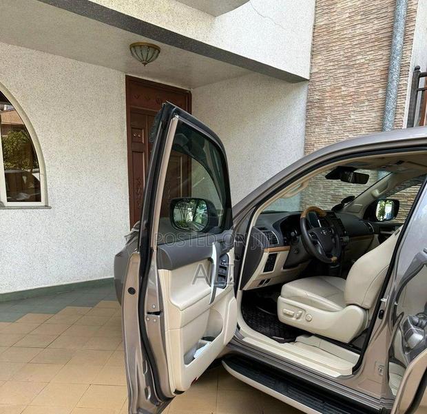 Toyota Land Cruiser Prado 2021 Brown