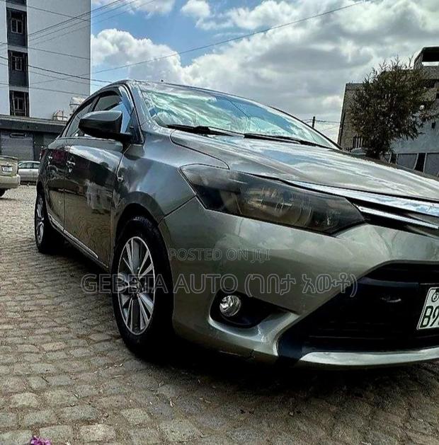 Toyota Yaris 2015 Green