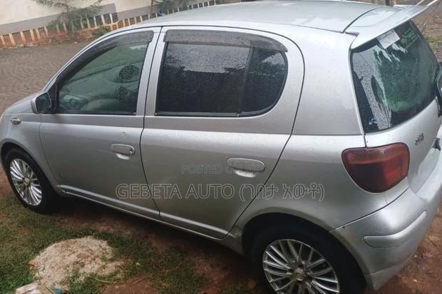 Toyota Vitz 2002