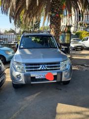 Mitsubishi Pajero 2010 Silver for sale