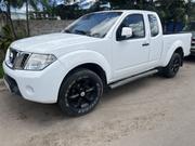 Nissan Navara 2.5 dCi 2012 White for sale
