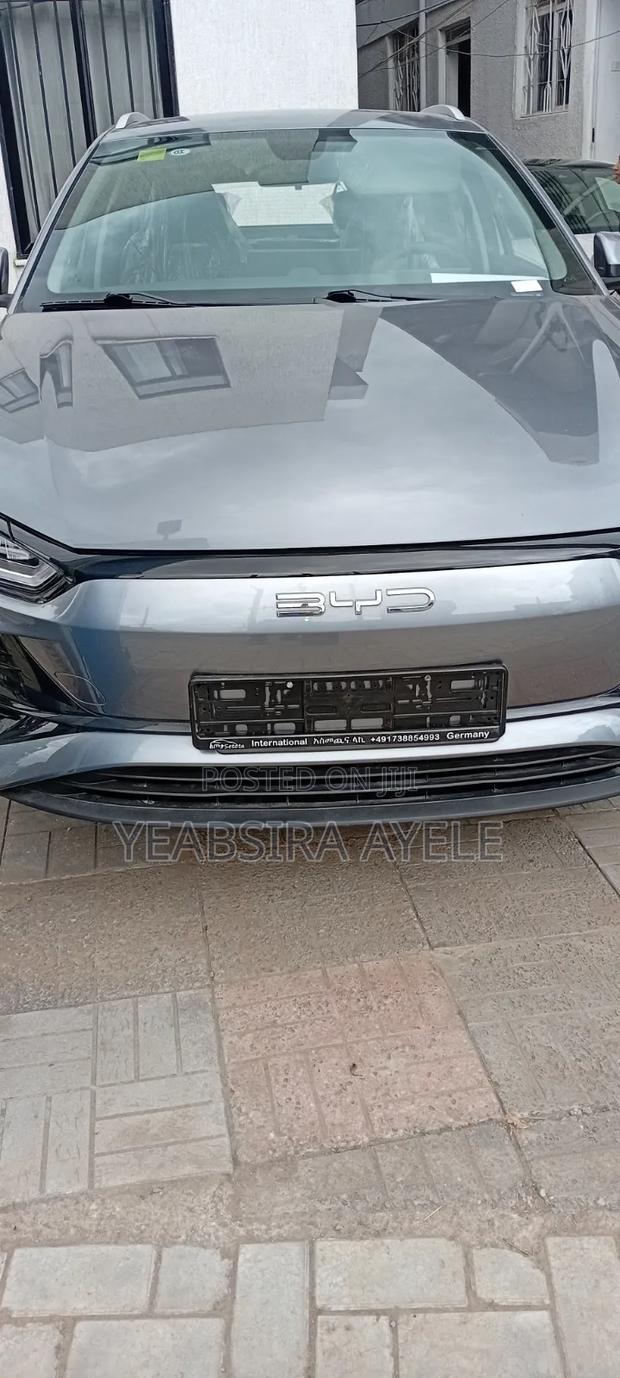 New BYD E2 43 kWh 94 hp FWD 2025 Gray