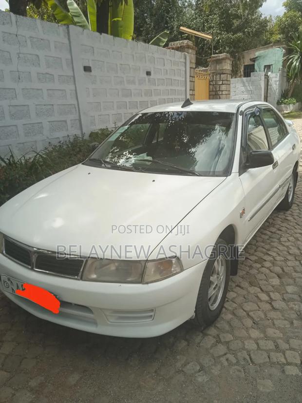 Mitsubishi Lancer 2000 White
