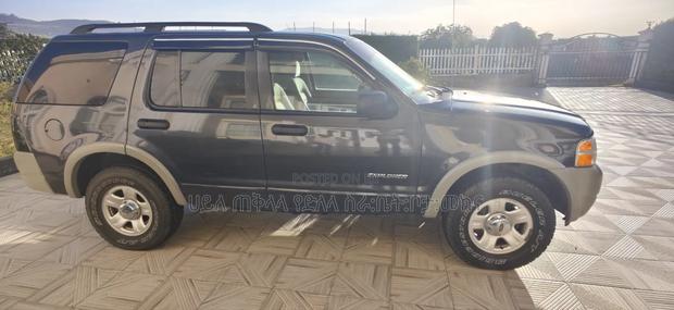 Ford Explorer 2002 Gray