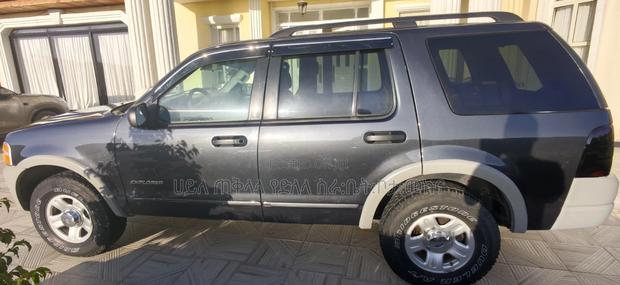 Ford Explorer 2002 Gray