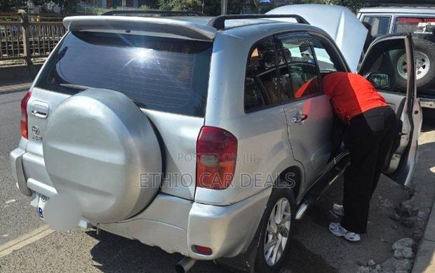 Toyota RAV4 Automatic 2000 Silver