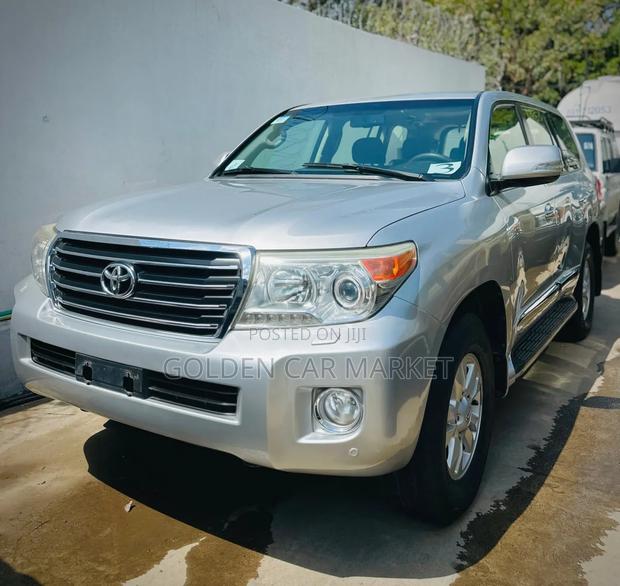 Toyota Land Cruiser 2015 Silver