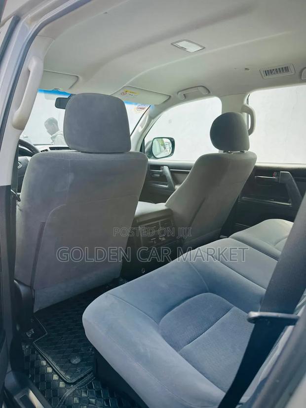 Toyota Land Cruiser 2015 Silver