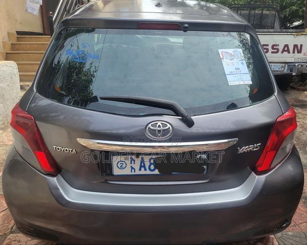 Toyota Yaris 2011 Blue