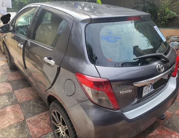 Toyota Yaris 2011 Blue