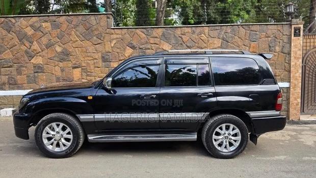 Toyota Land Cruiser 2026 Black