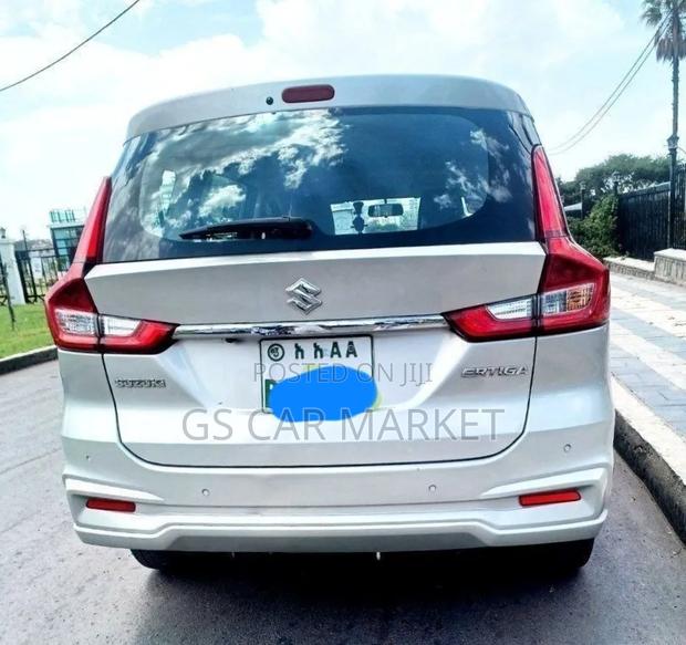 Suzuki Ertiga 2022 Silver