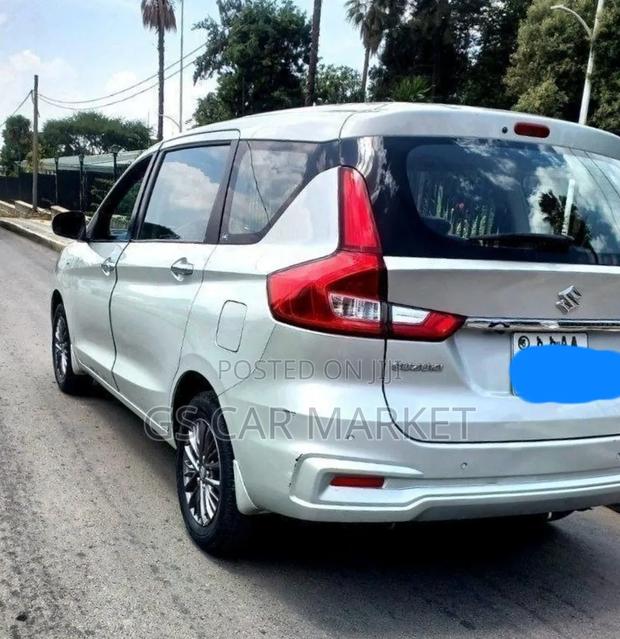 Suzuki Ertiga 2022 Silver