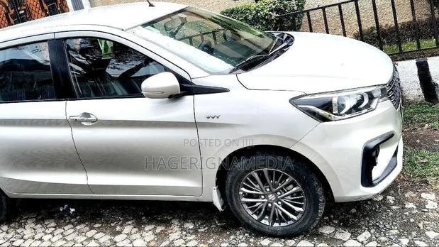 Suzuki Ertiga 2022 Silver