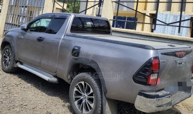 Toyota Hilux 2017 Brown