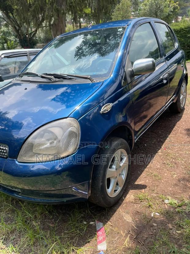 Toyota Vitz 2001 Blue