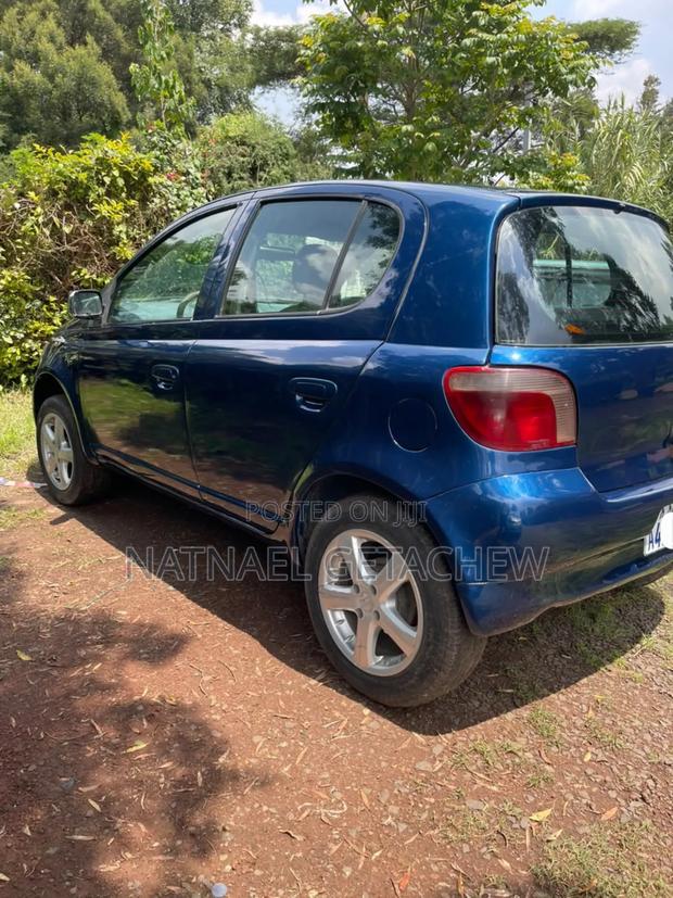 Toyota Vitz 2001 Blue