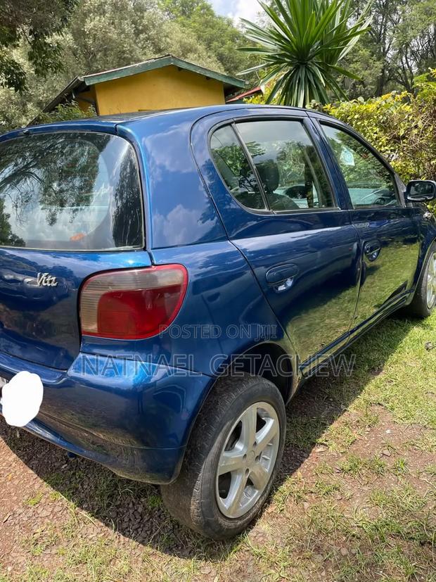 Toyota Vitz 2001 Blue