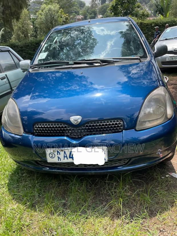 Toyota Vitz 2001 Blue