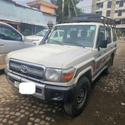 Toyota Land Cruiser 2010 Off white for sale