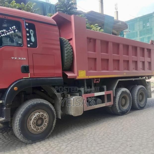 Sinotruk Howo 2025 Red