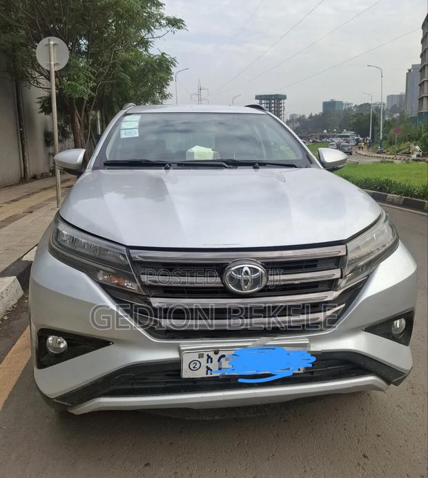 Toyota Rush 2022 Silver