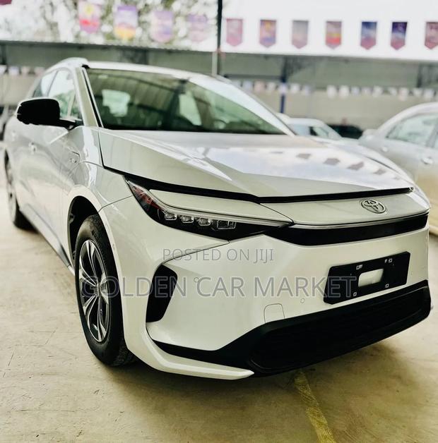 New Toyota bZ4X 2024 White